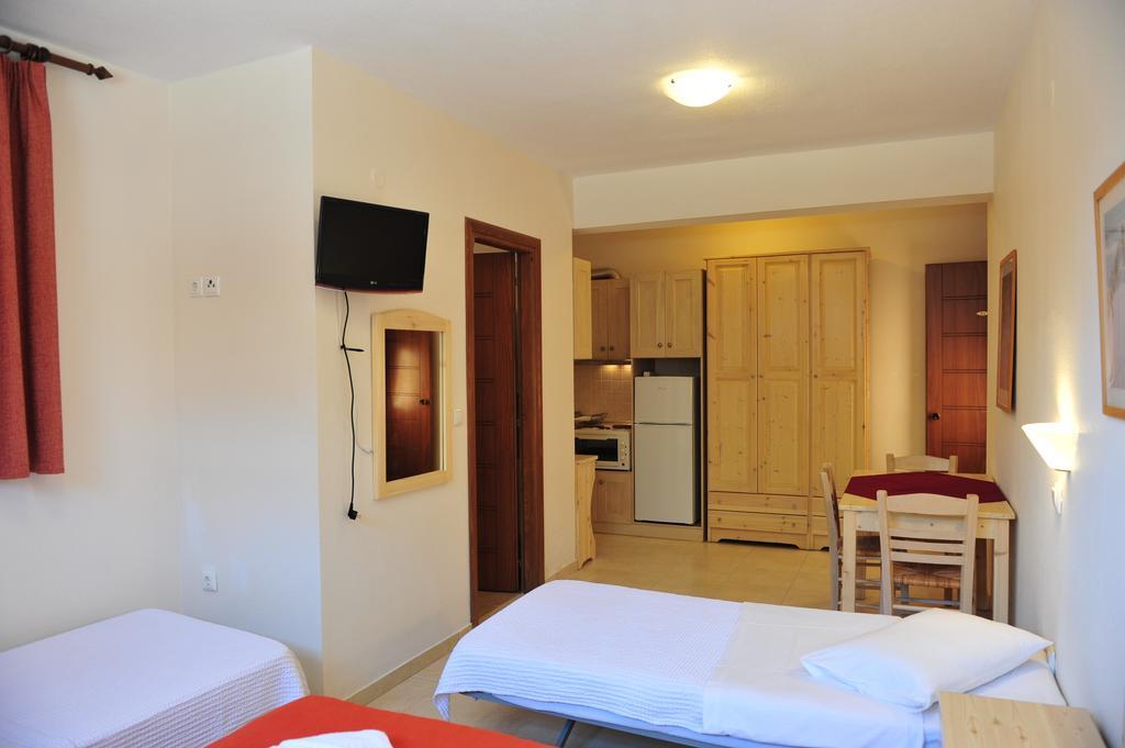 Pansion Evi Apartment Ammouliani Room photo