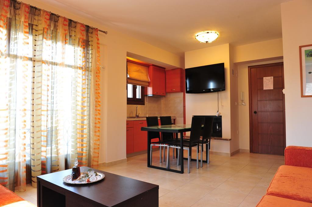 Pansion Evi Apartment Ammouliani Room photo