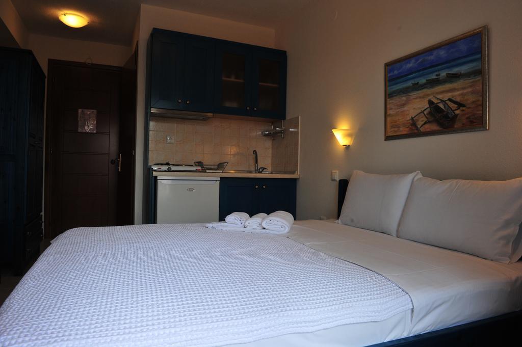 Pansion Evi Apartment Ammouliani Room photo